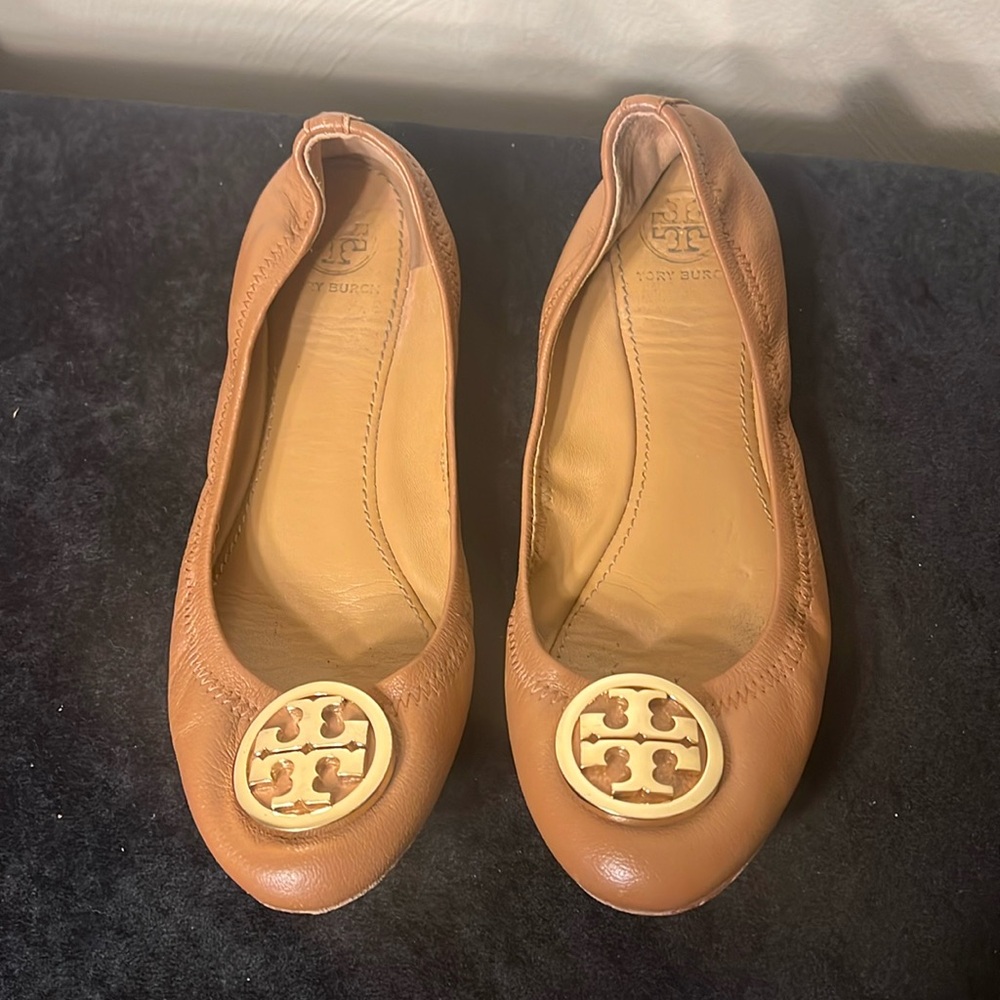 Tory Burch tan ballet Flats shoes size 5.5